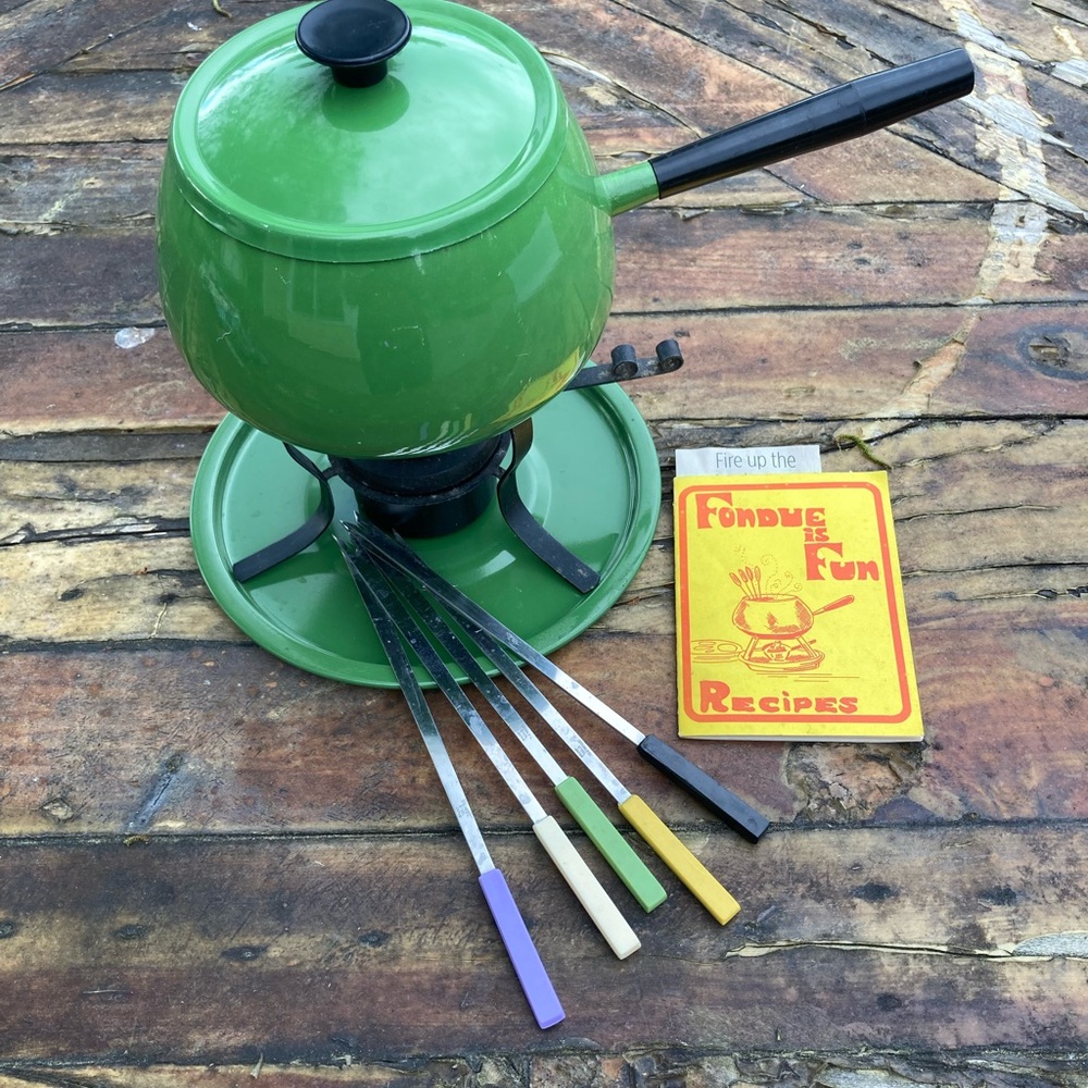 Vintage | Green Fondue Set with 5 Bakelite Skewers